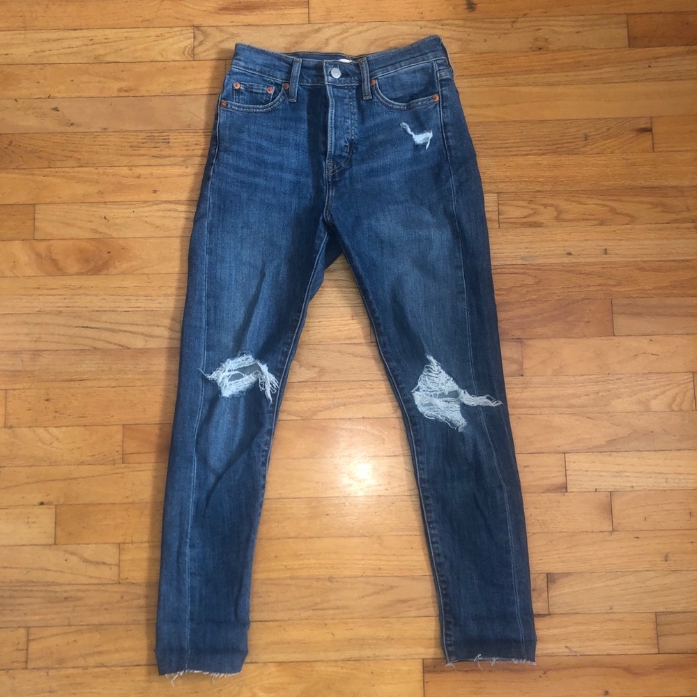 LEVI wedgie skinny high waisted distressed jeans
